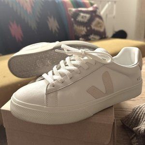 VEJA CAMPO LEATHER SNEAKERS